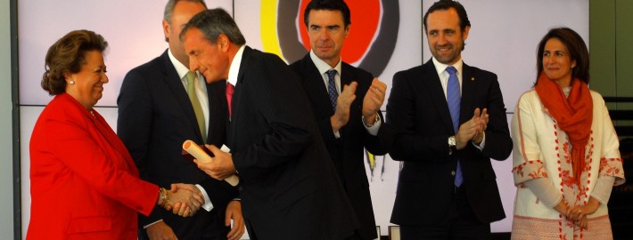 Díaz-Montañés recibe la Medalla al Mérito Turístico