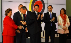 Díaz-Montañés recibe Medalla al Mérito Turístico